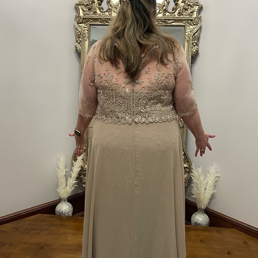 JJ's House Elegant Beige Formal Gown! Mother of the Bride/Groom, etc.